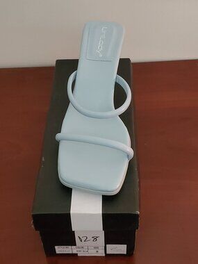 NIB Size 9 Unilady Kitten Heel Baby Blue Shoes